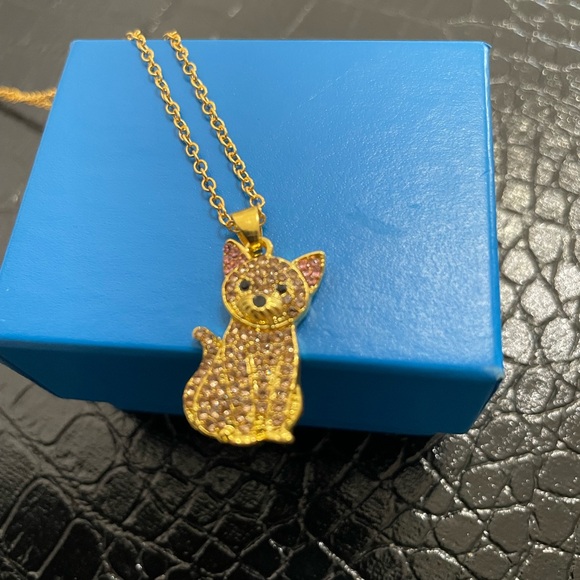 Cat Necklace/ Pendant Goldtone with Chain. Adorable ! - Picture 6 of 6